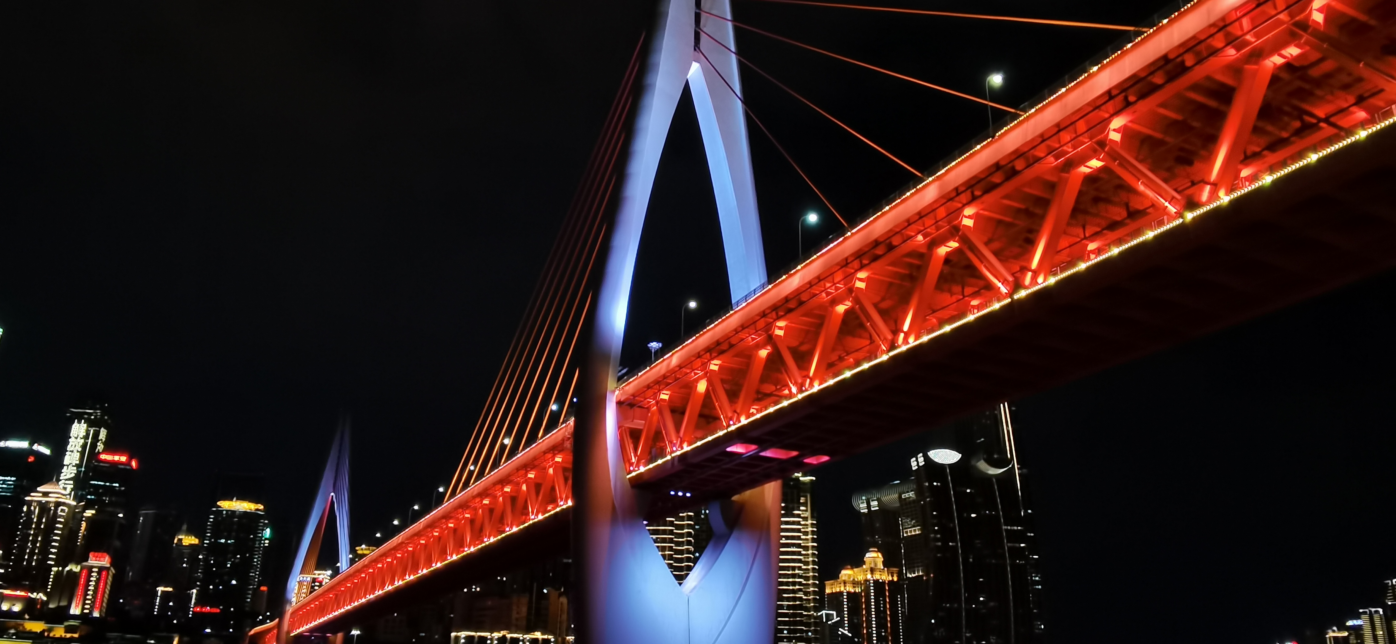 公安部:2021年全国汽车保有量超3亿辆，新能源汽车达784万辆